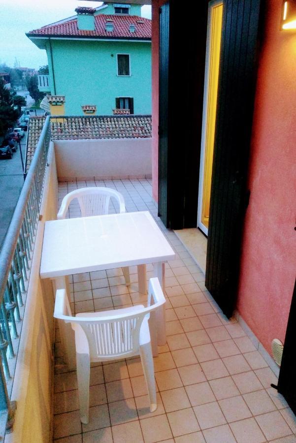 35 Mq In Centro A Caorle Apartment Exterior photo
